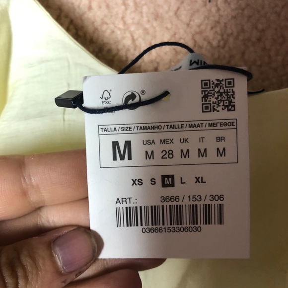 Off the shoulder crop top - Picture 5 of 5